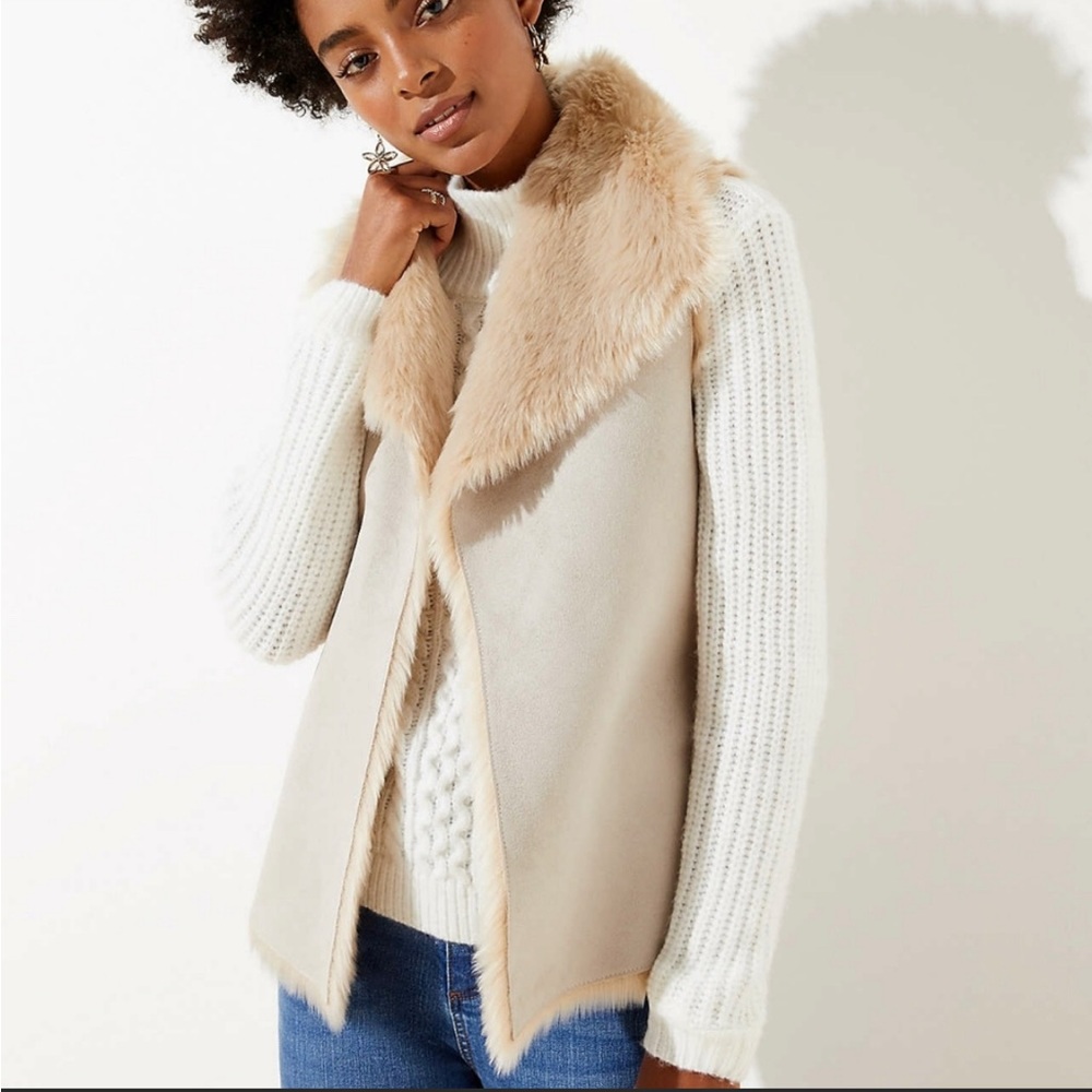 Ann Taylor LOFT Faux Shearling/Faux Fur Vest, Color Tan, Size Large.